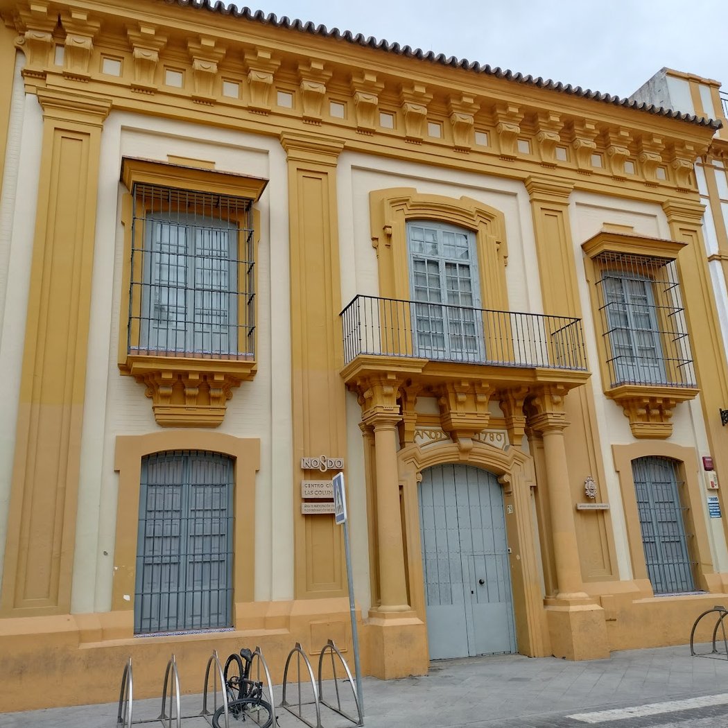 Biblioteca Pública Municipal Las Columnas 4