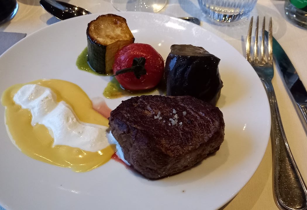 Café Barge Restaurant 2