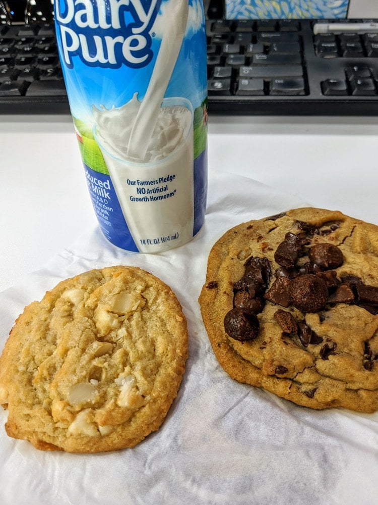 Insomnia Cookies 3