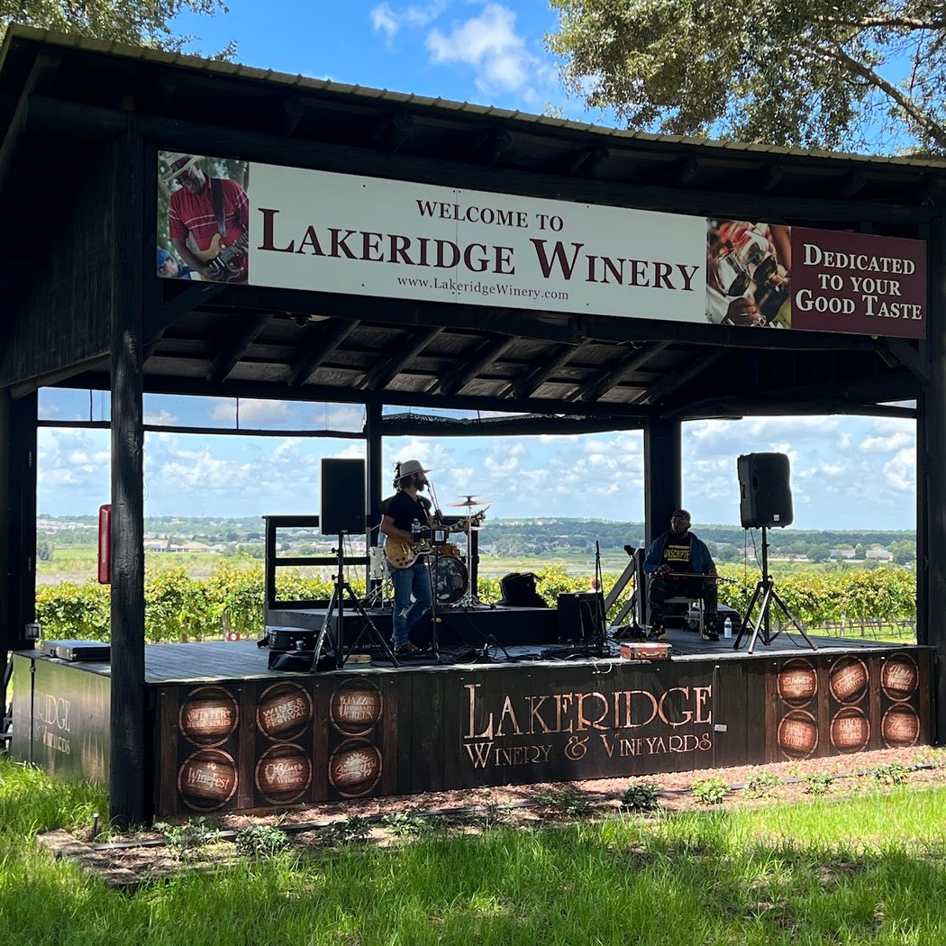 Lakeridge Winery & Vineyards 1