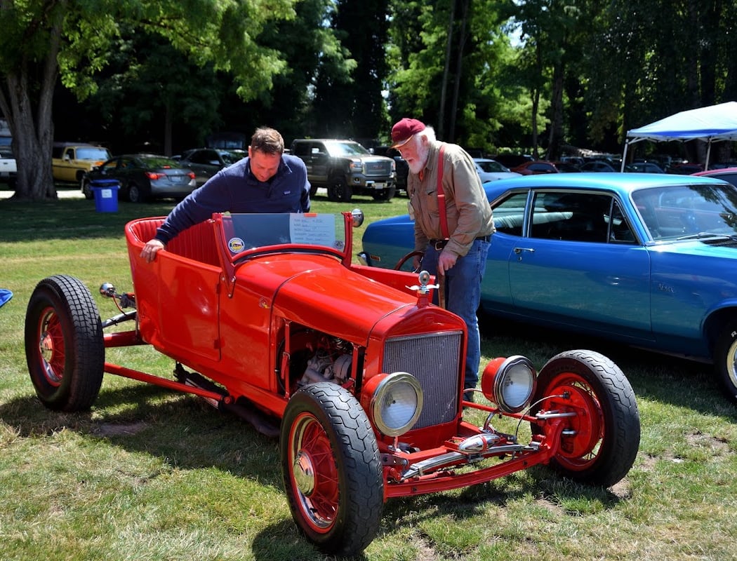 Binford's Field of Dreams Friday Cruise-In 1