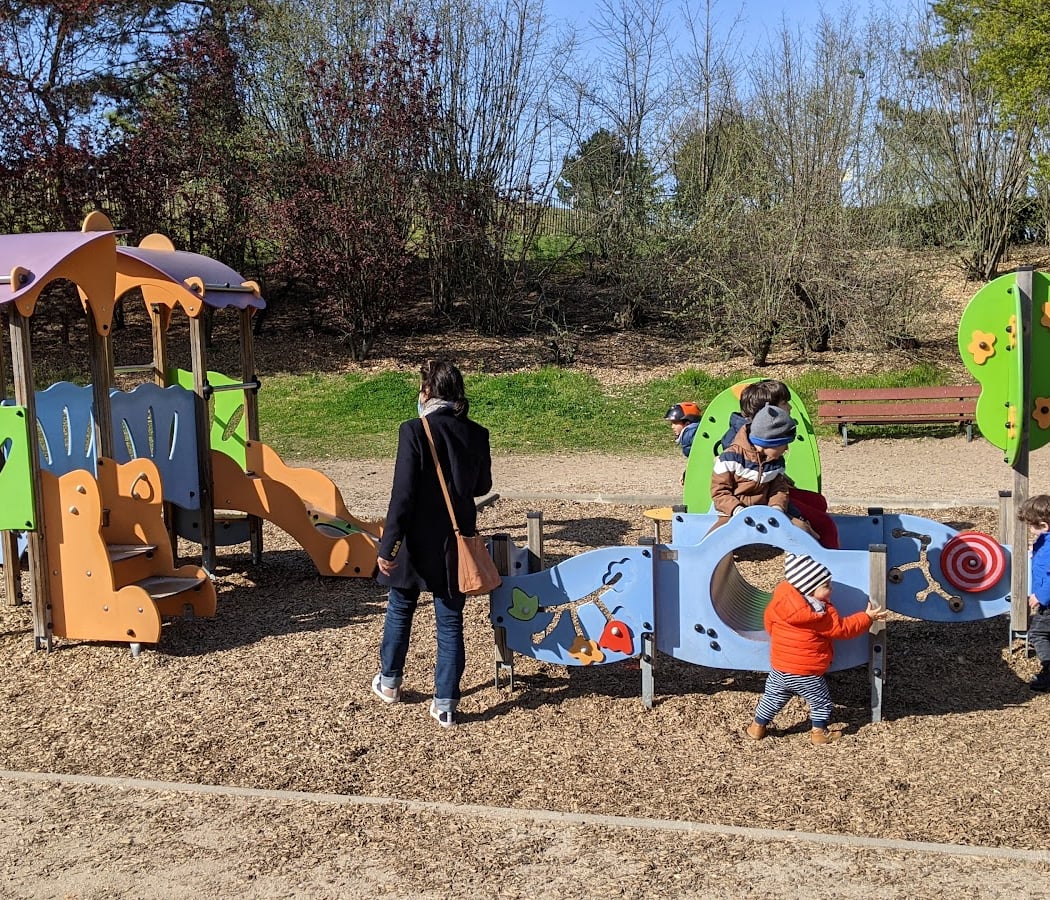 Aire de Jeux pour les petits 1