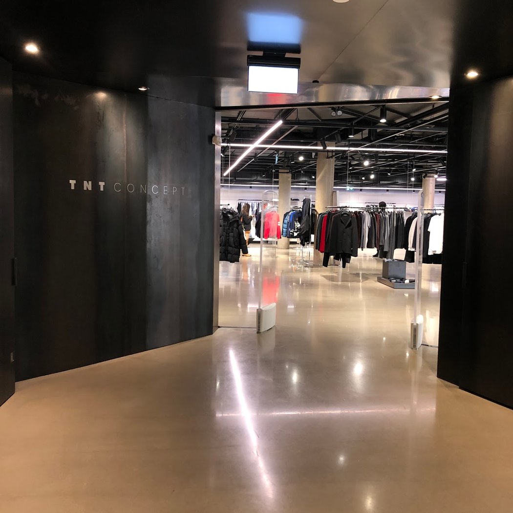 TNT Woman Yorkville 3