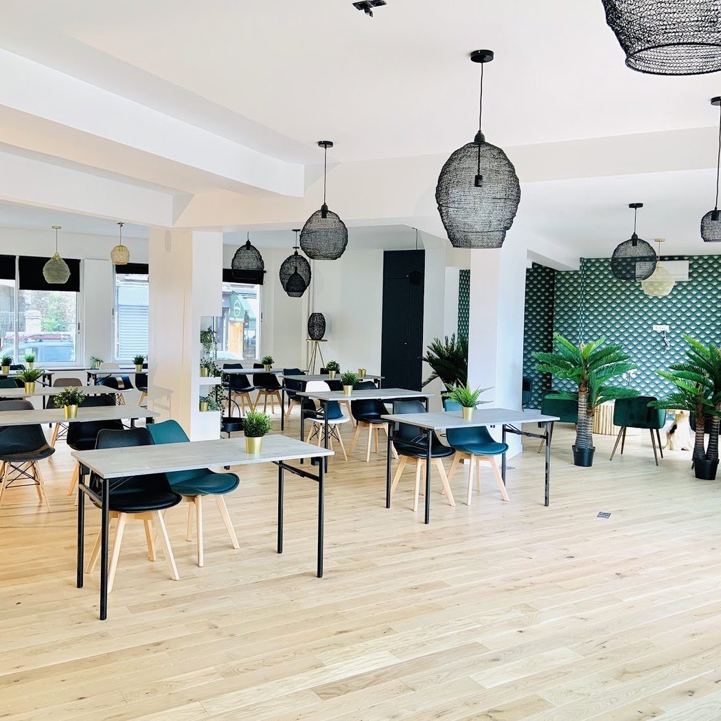 LE 58 MEETING PLACE 2