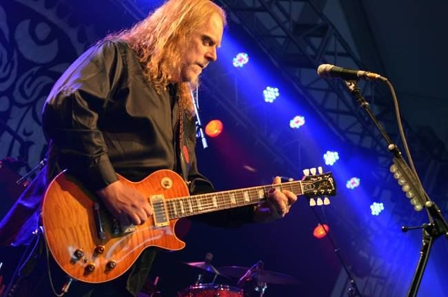 An intimate solo evening with Warren Haynes 2