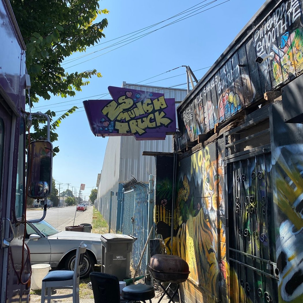 Zees Munchies Truck 2