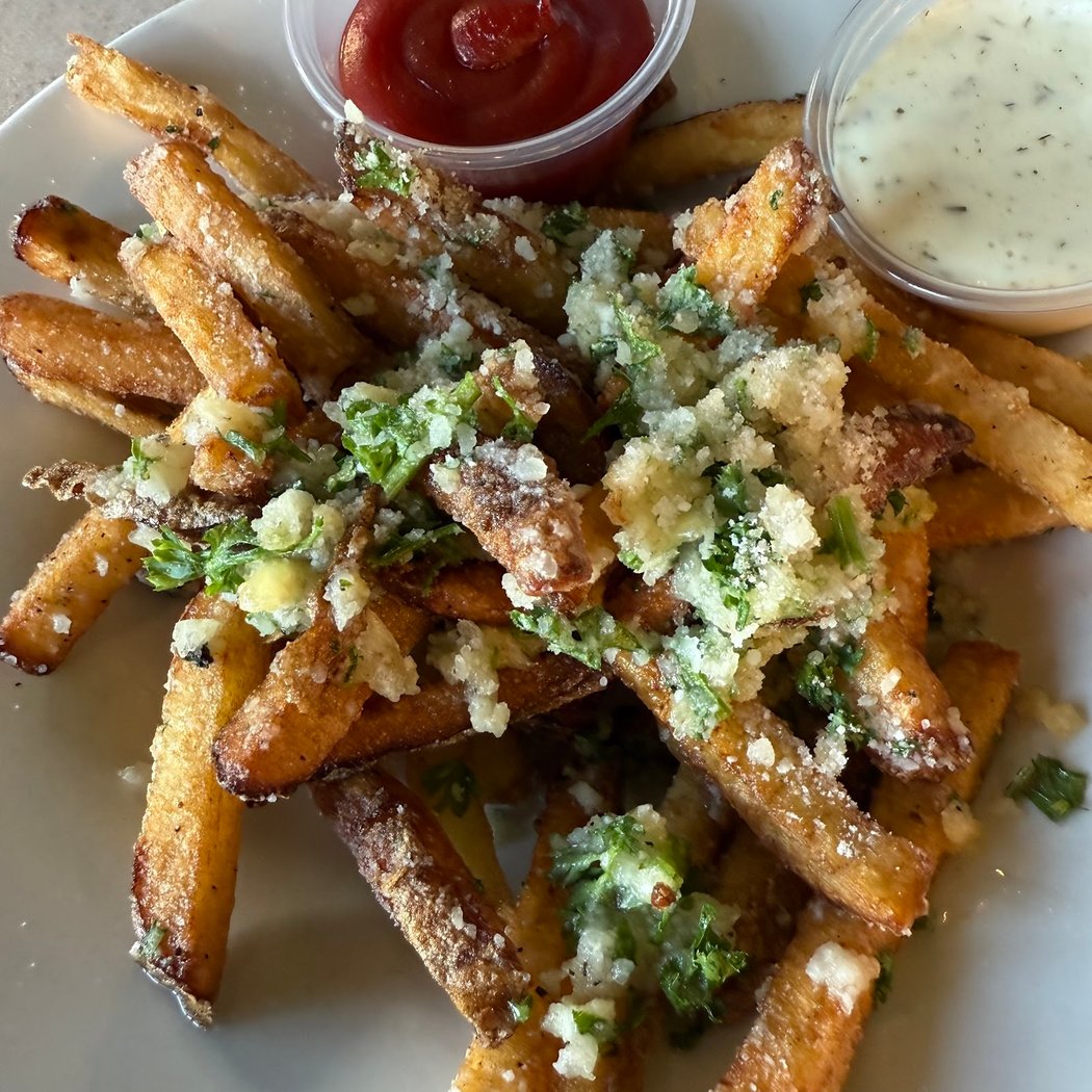 Garlic Brothers Restaurant and Bar 1