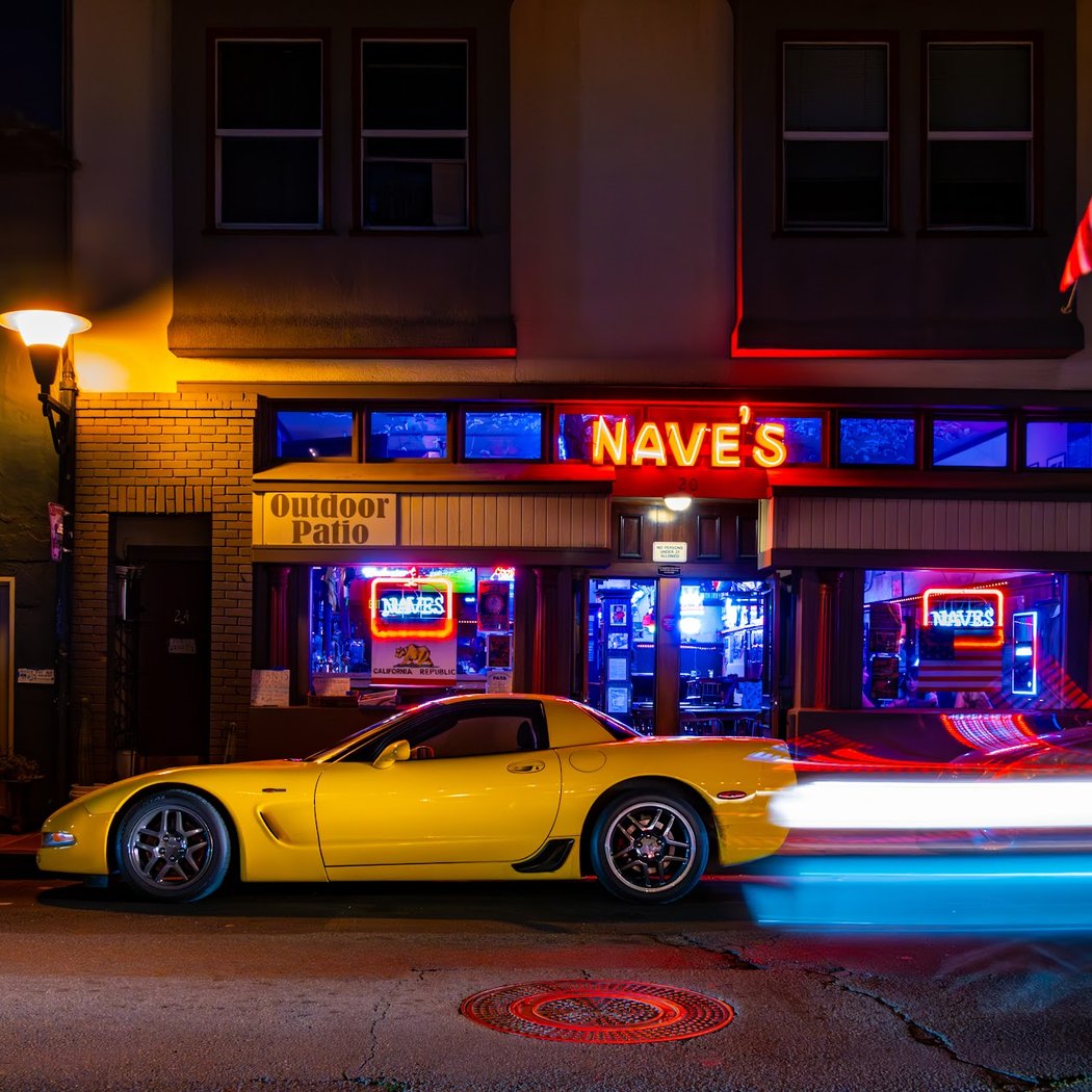 Nave's Bar & Grill 1