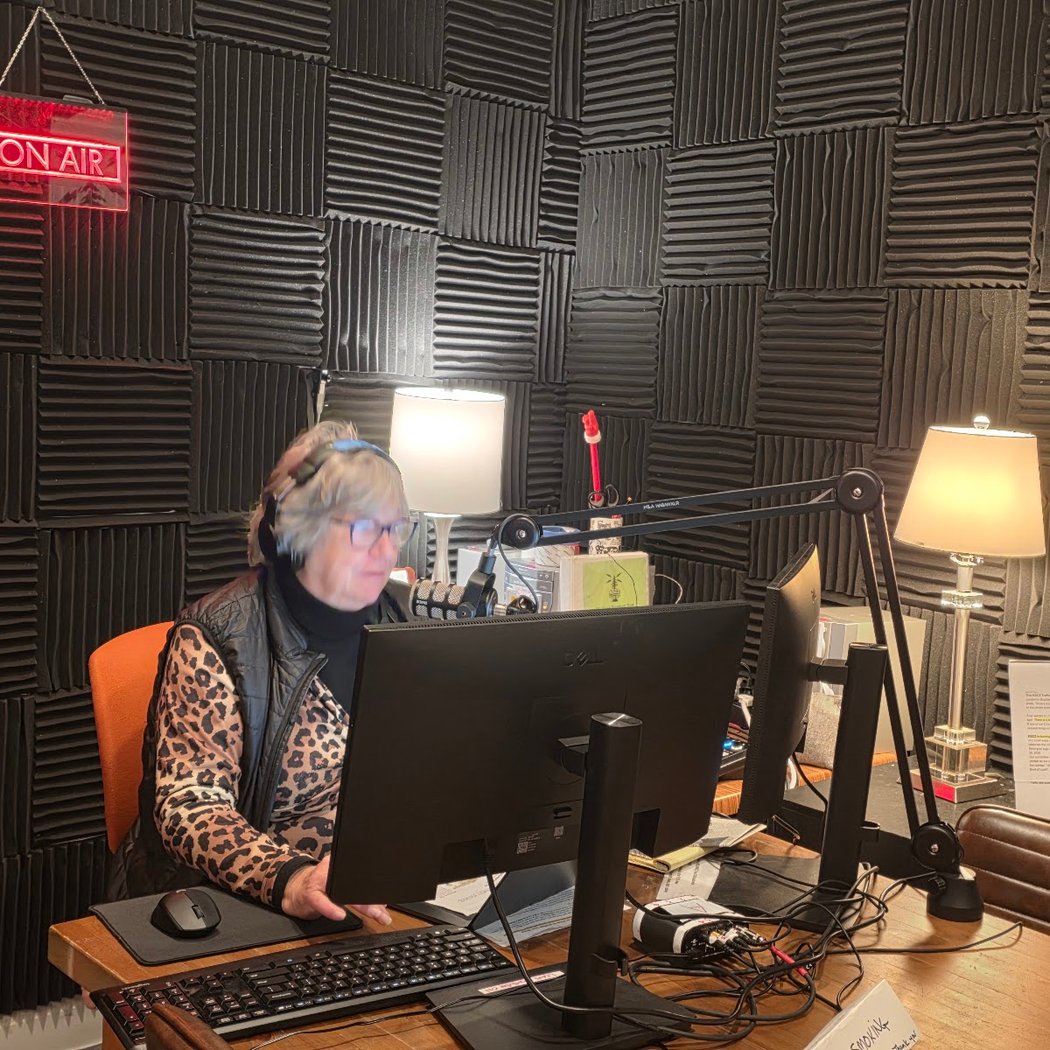 Sunday Morning Live w/ Tina Davey 3