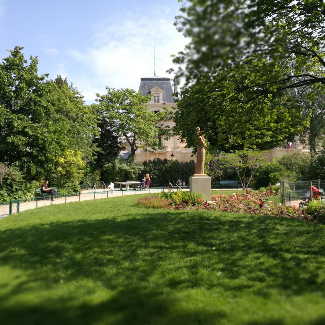 Square Ferdinand Brunot 1