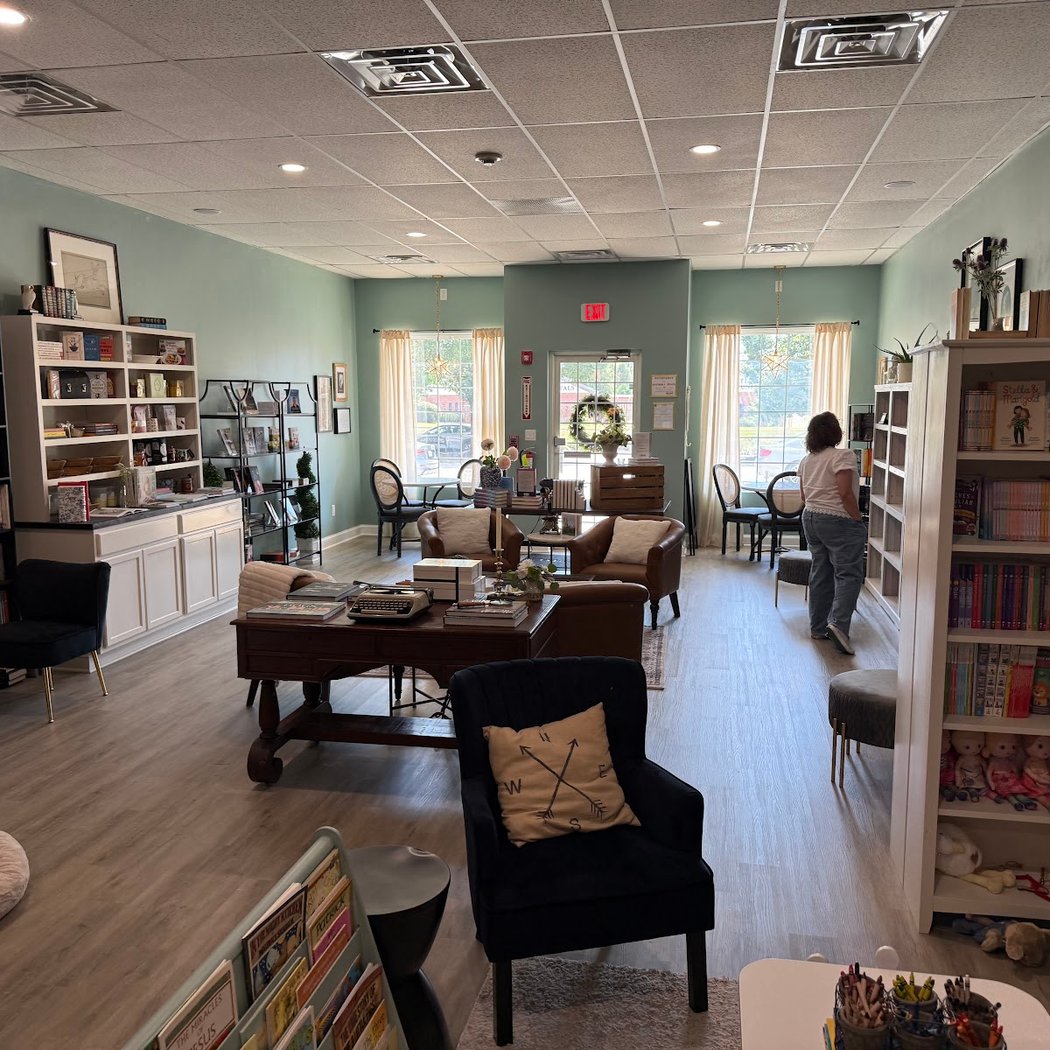 Willow Bookshop & Lounge 3