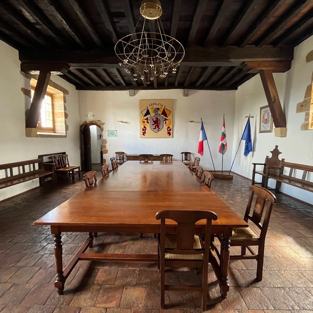 Ezpeletako Herriko Etxea / Mairie d'Espelette 4