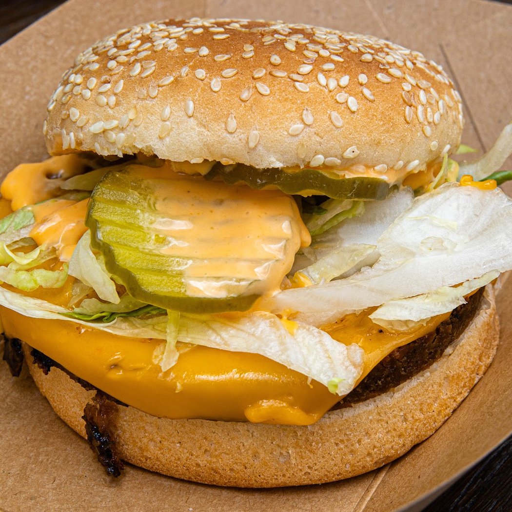 Marty's V Burger 1