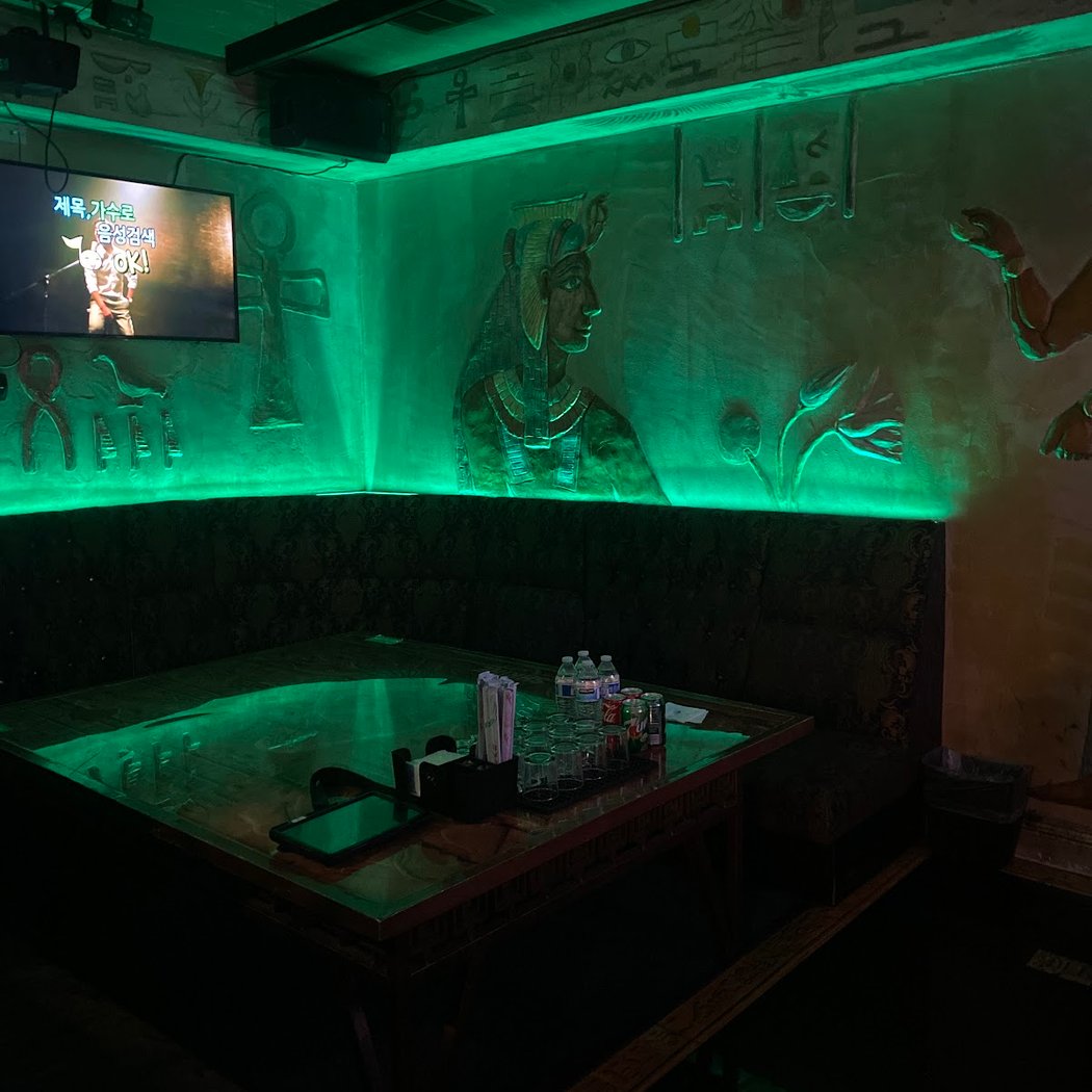 Shrine Room Karaoke | LA 2
