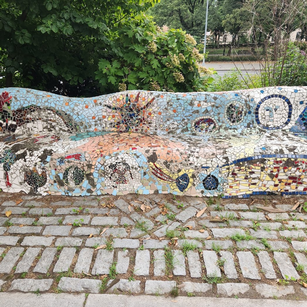 Mosaic Rolling Bench at General Grant National Memorial 2