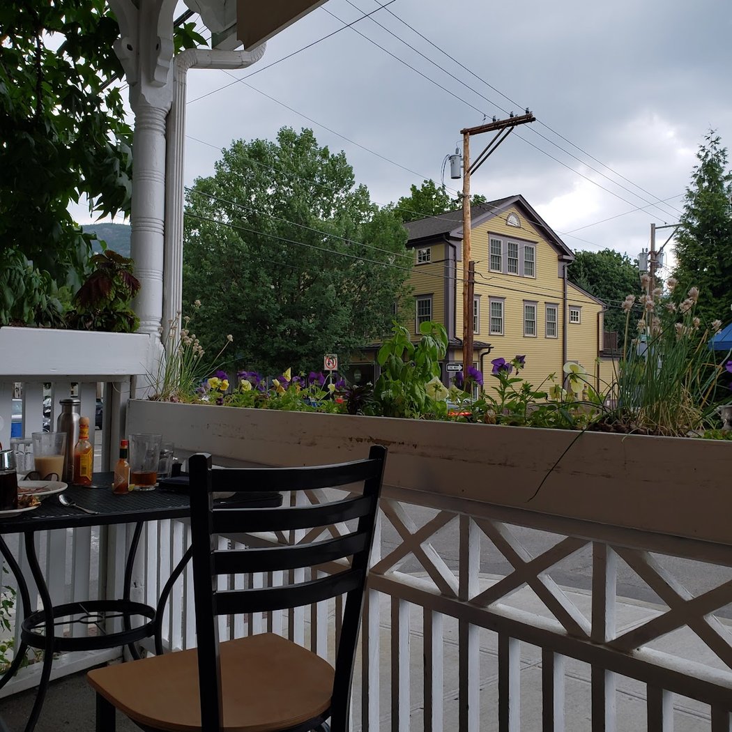 Hudson Hil's Café 2
