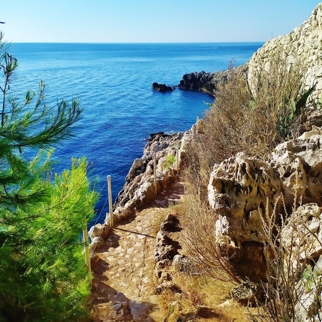 Le Sentier du Littoral, Cap d'Antibes 1