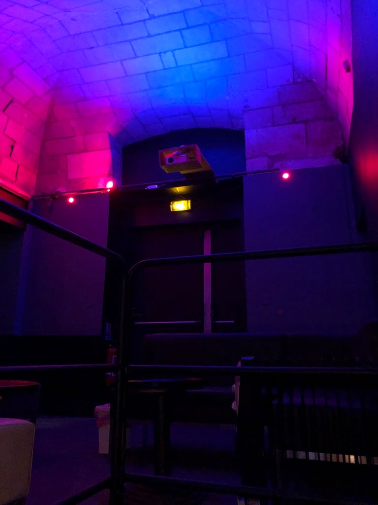NAKED FREE / HAPPY HOURS 5