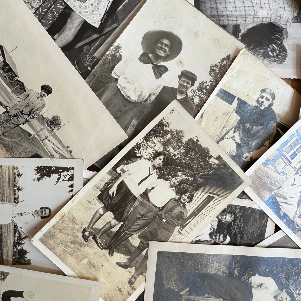 Anywhere–Everywhere: Selections from the Peter J. Cohen Collection of Vernacular Photography