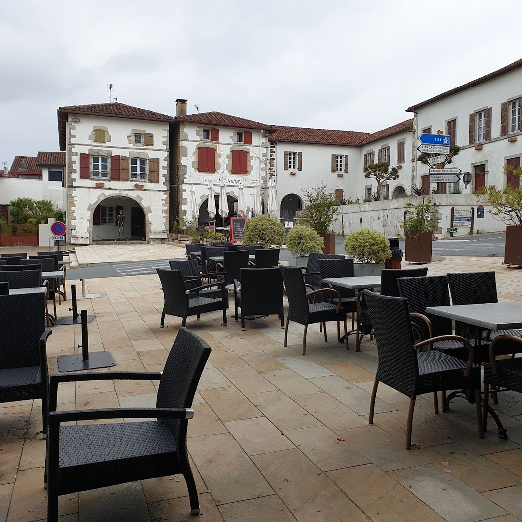 LES ARCEAUX • RESTAURANT • BAR • TAPAS • PRESSE 2