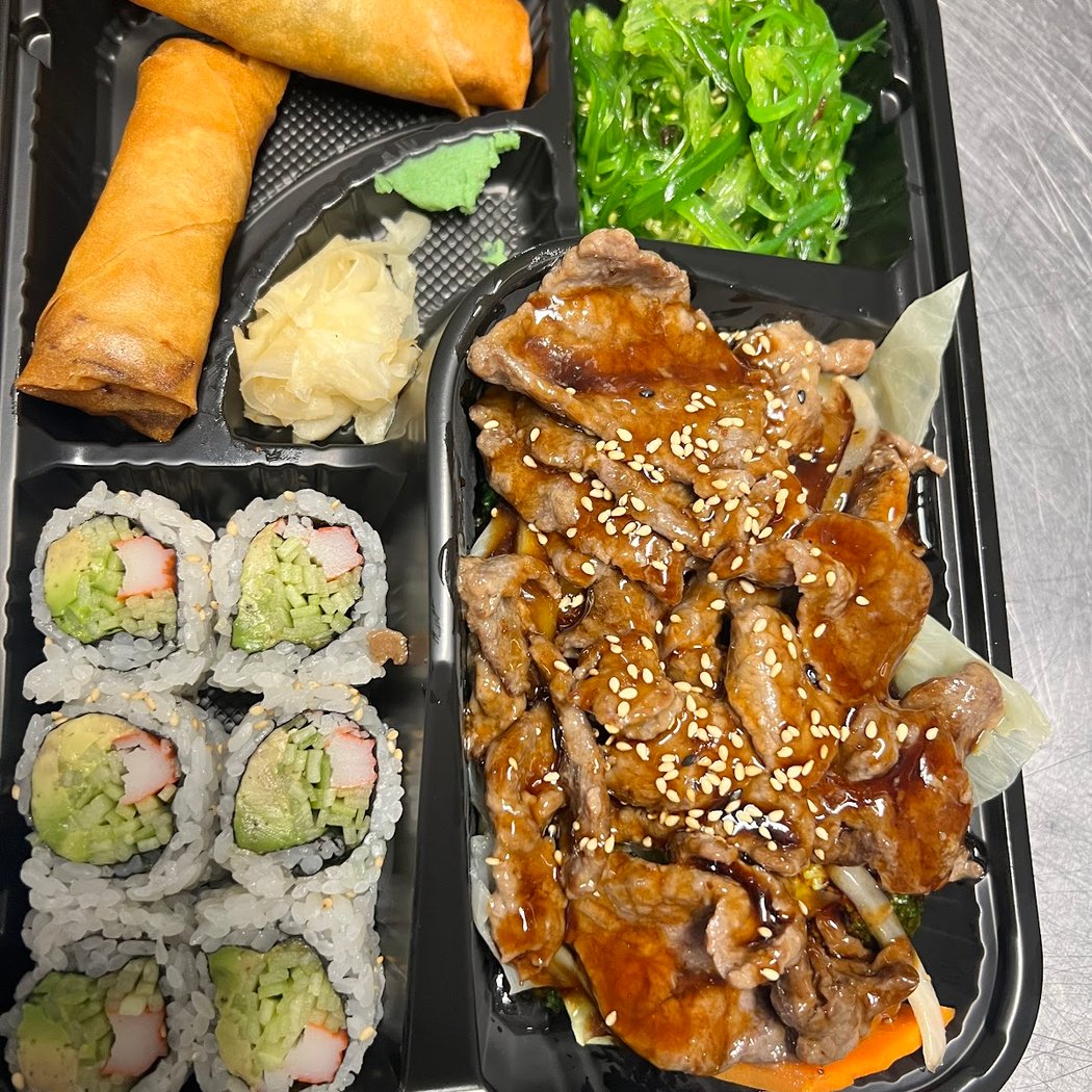 Saka Sushi and Asian Cuisine 3