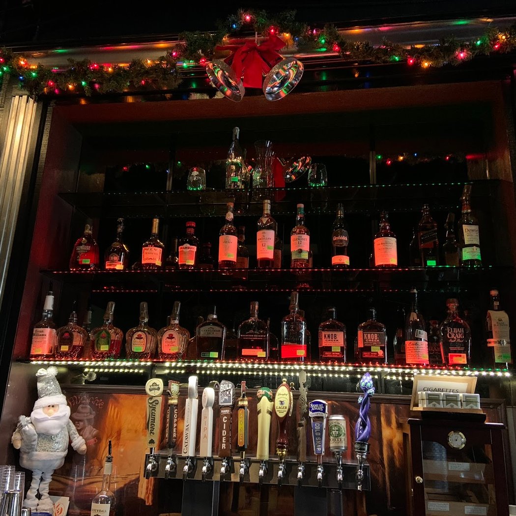 Miciah's Bar & Live Music 5