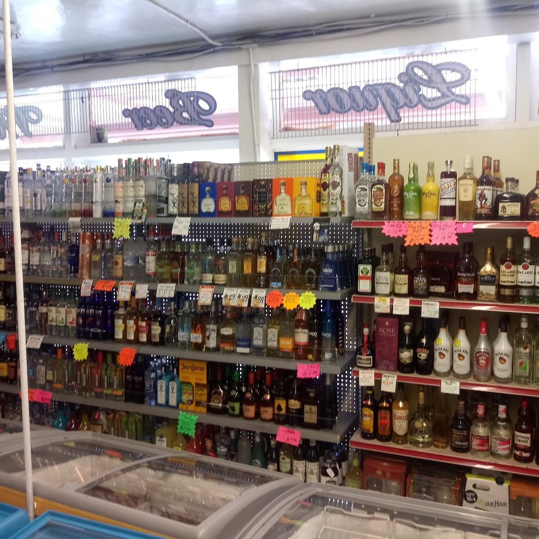 Marina Market and Deli 3