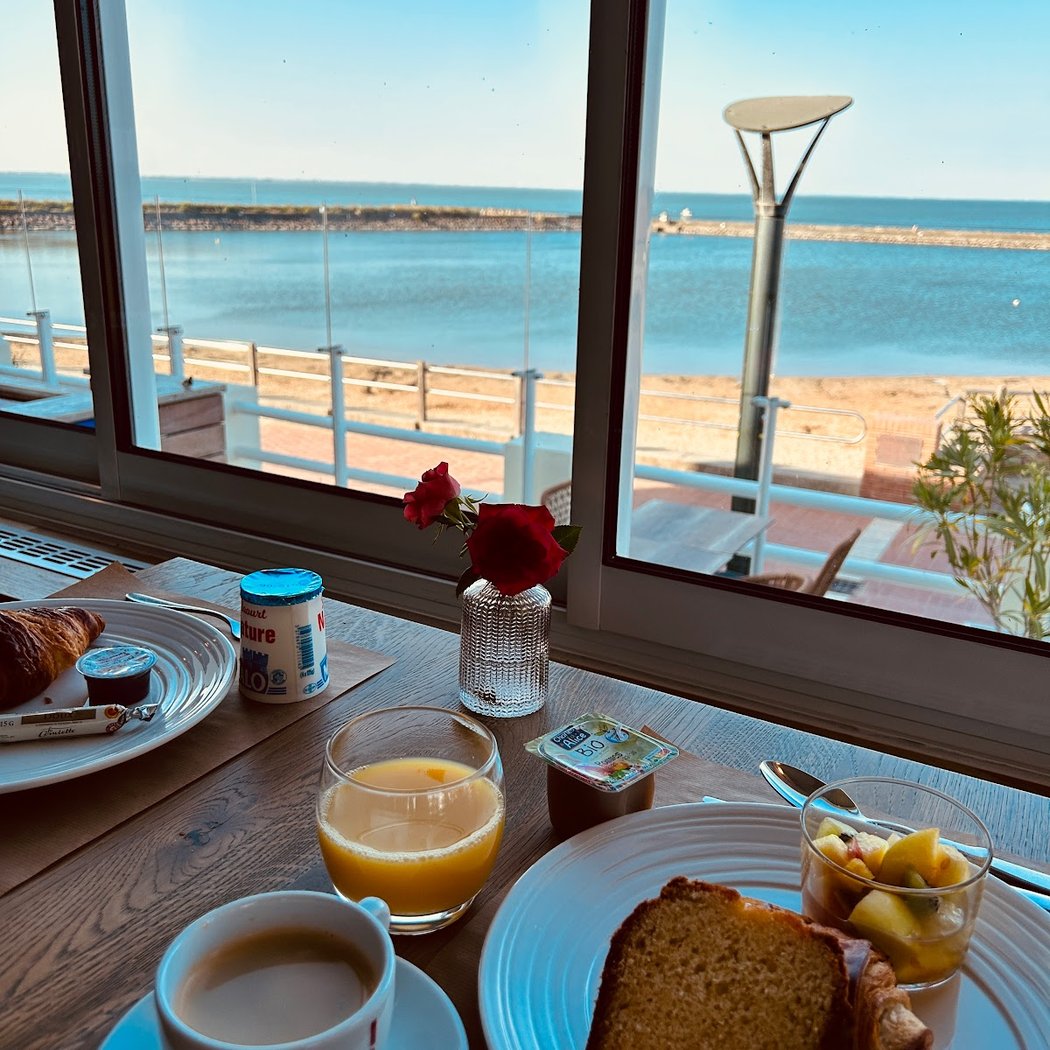 Hotel Restaurant Bar Le Grand Large 3