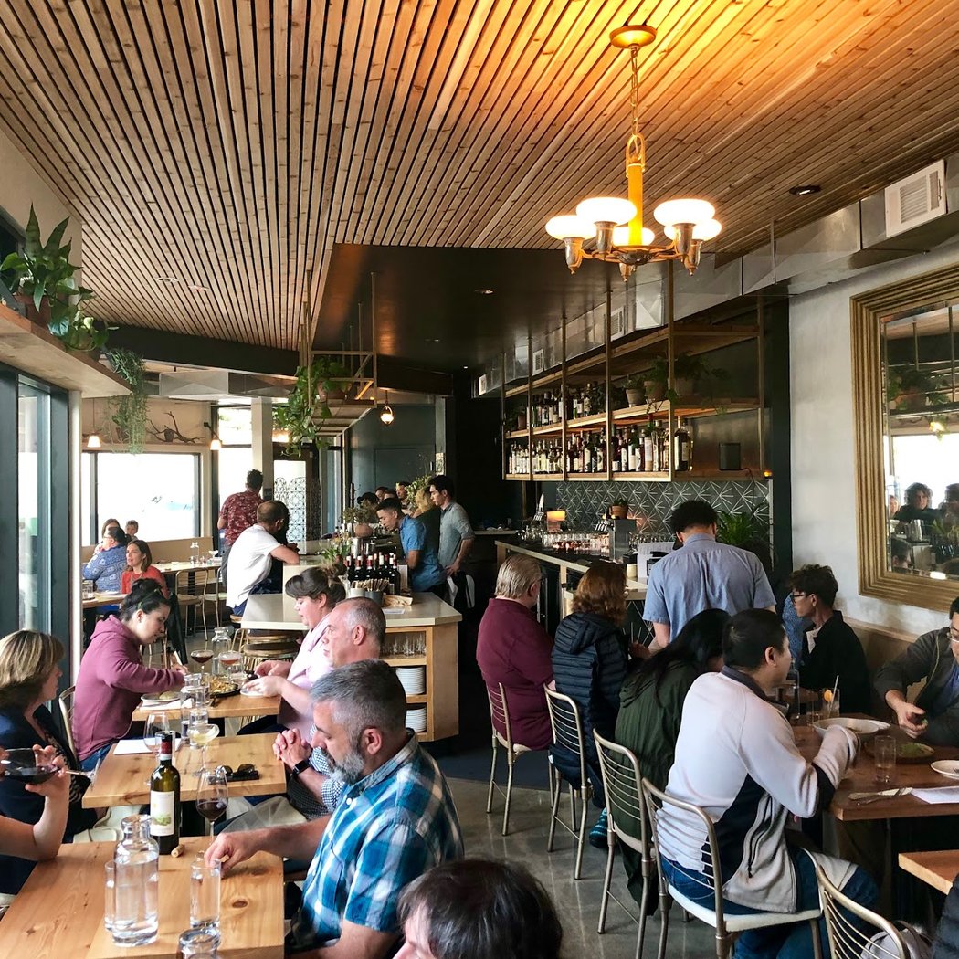 Top Hatters Kitchen and Bar 2