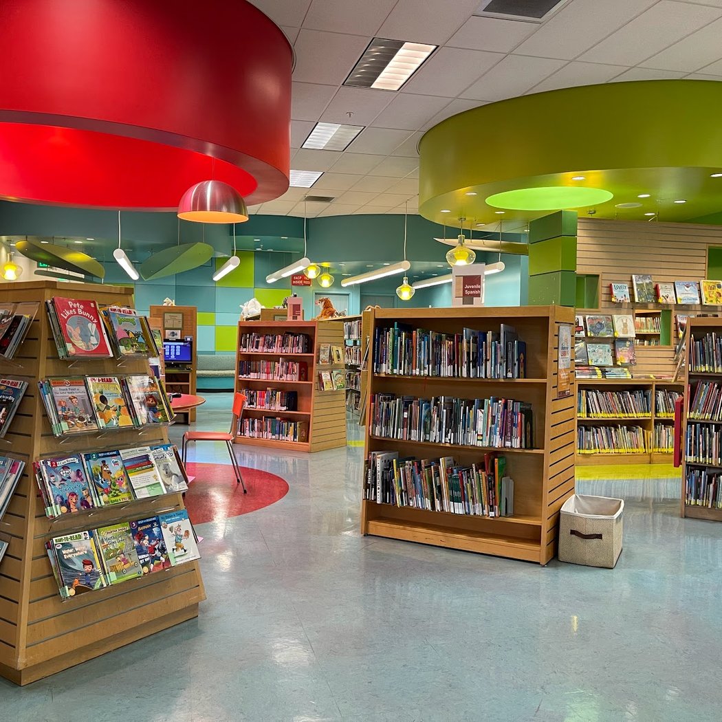 Reading To Children at the Willow Glen Library 2