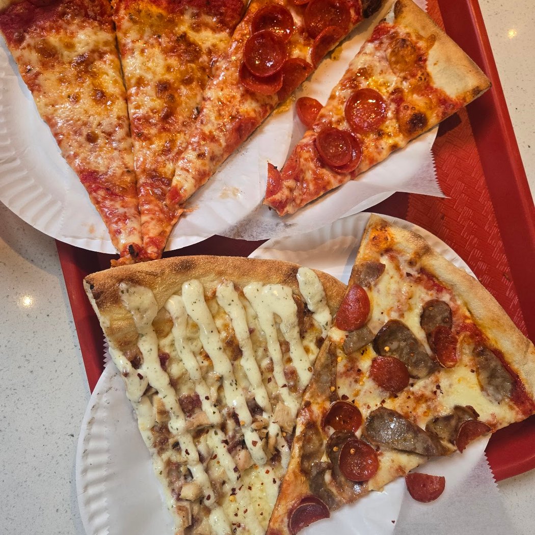 sLICe LIC Pizzeria 3