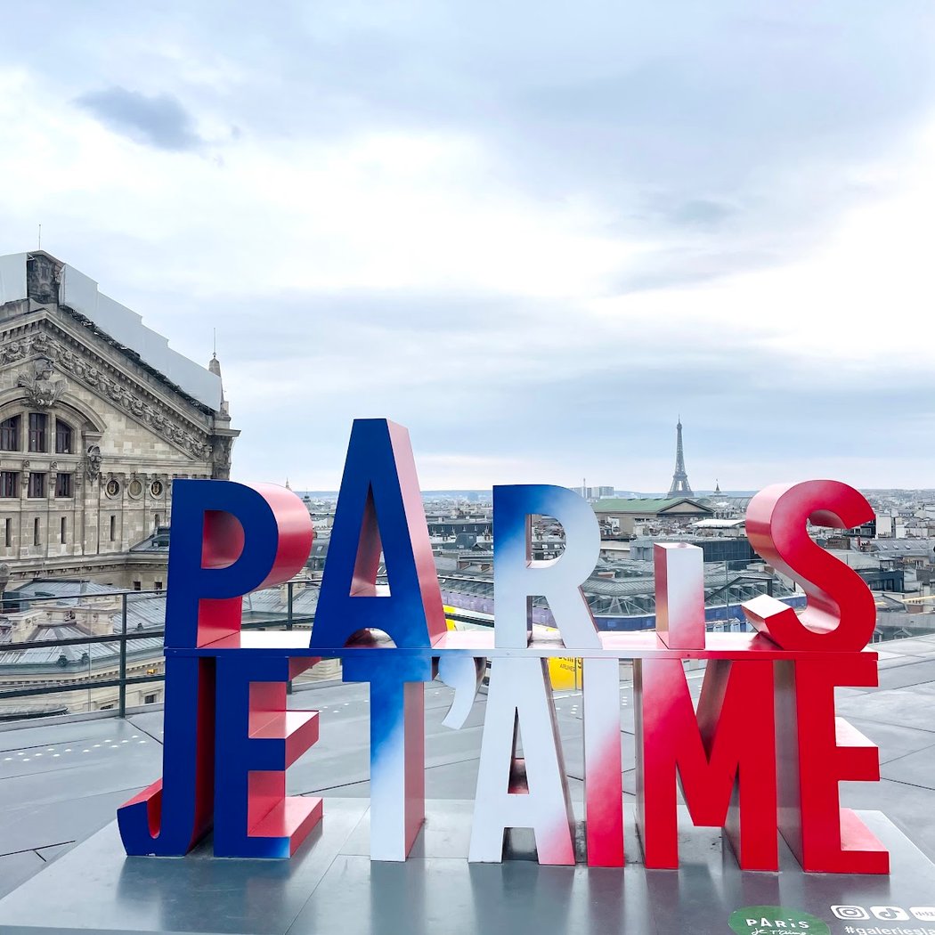 La patinoire éphémère en Rooftop des Galeries Lafayette 4