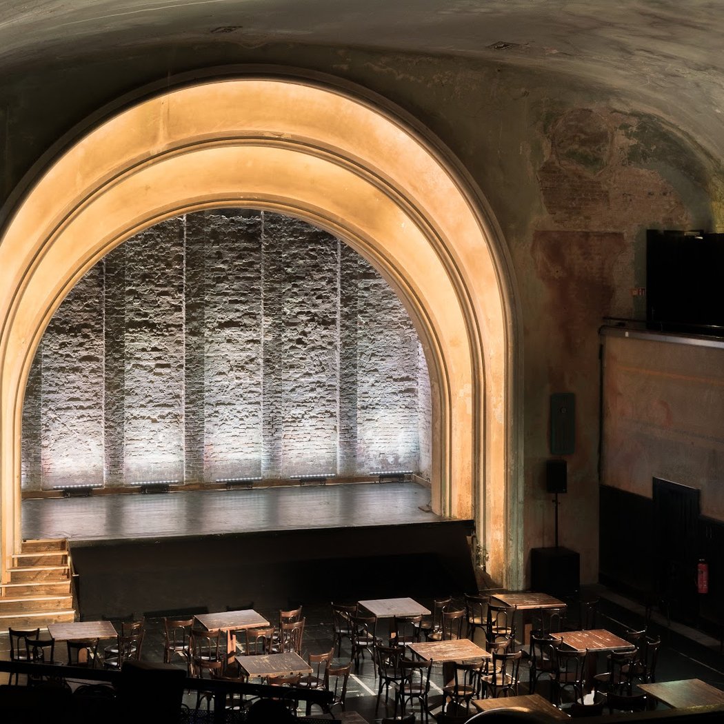 Theater im Delphi 2