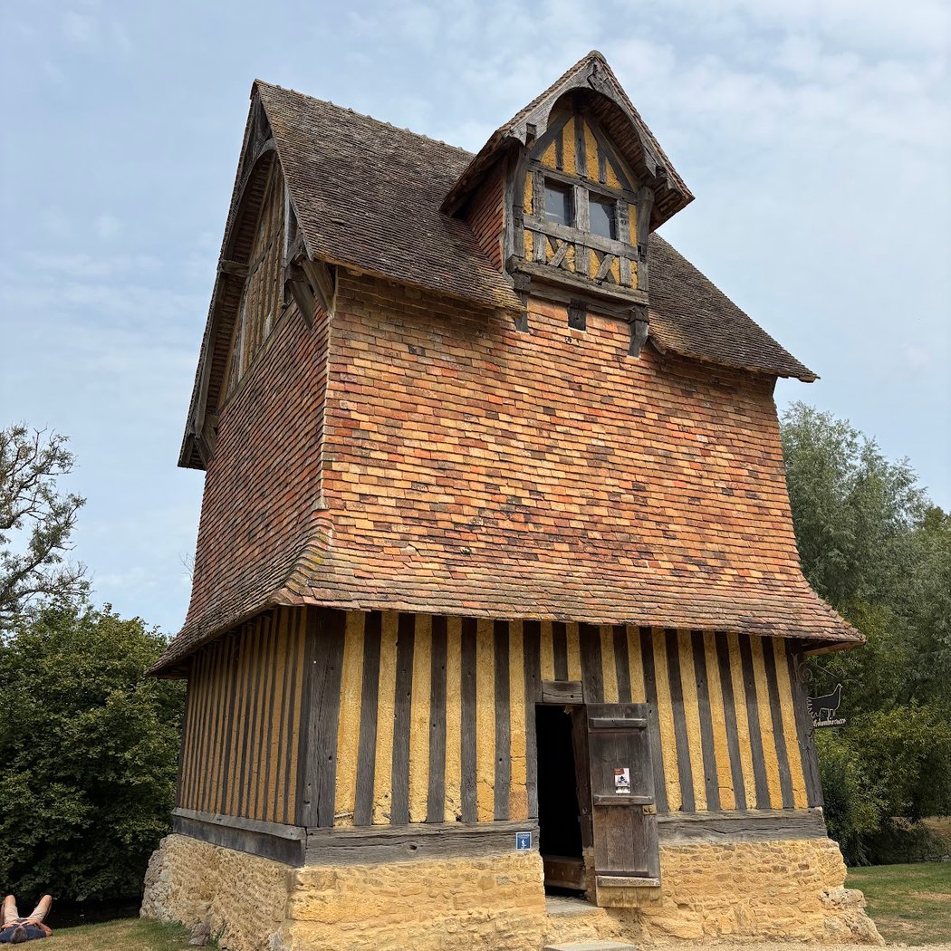 Château de Crèvecoeur en Auge 2