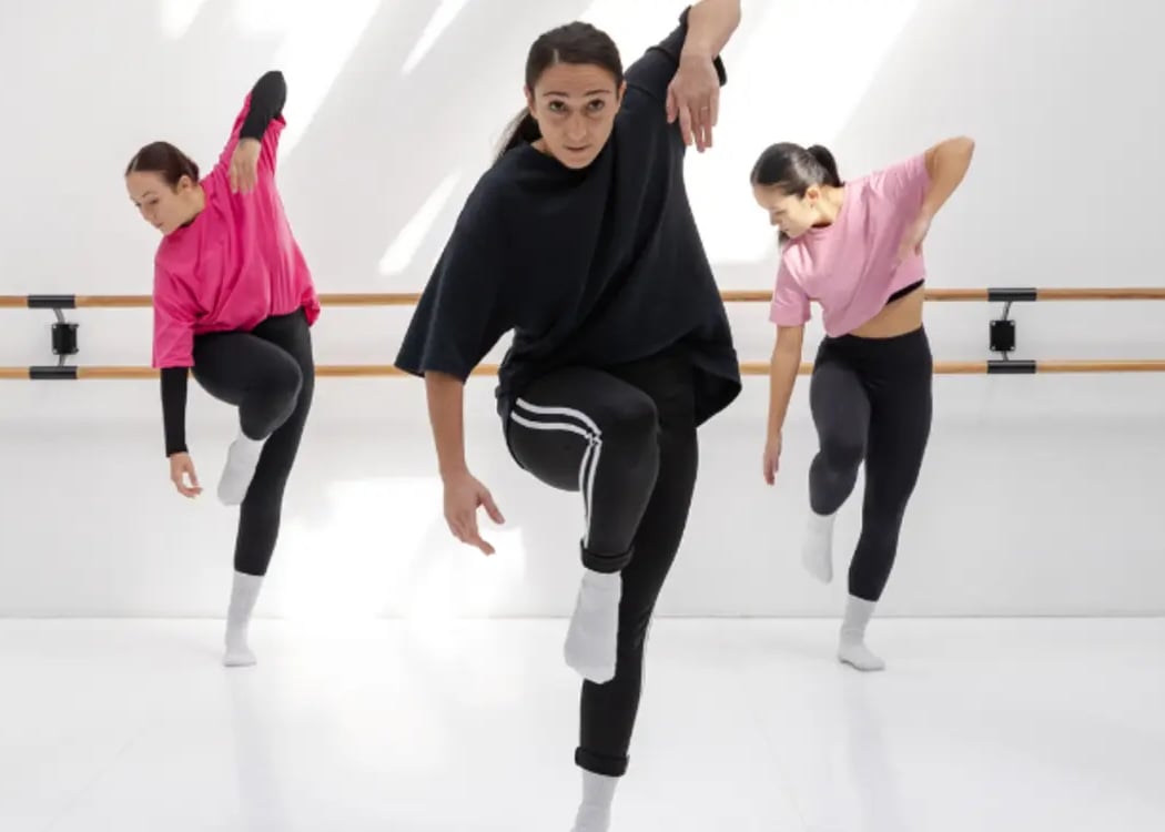 COURS DE DANSE MODERNE ET CONTEMPORAINE 1