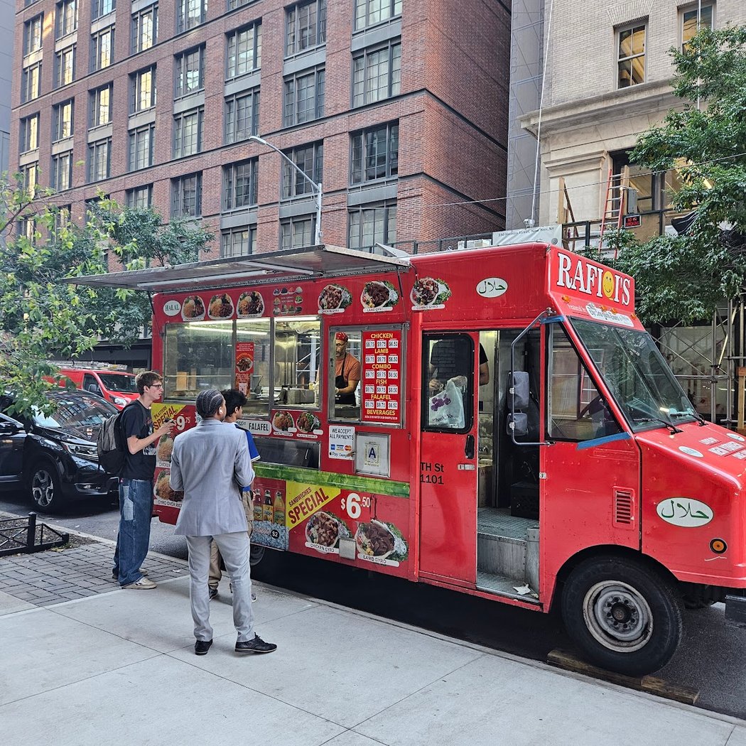 Rafiqi's food cart 3