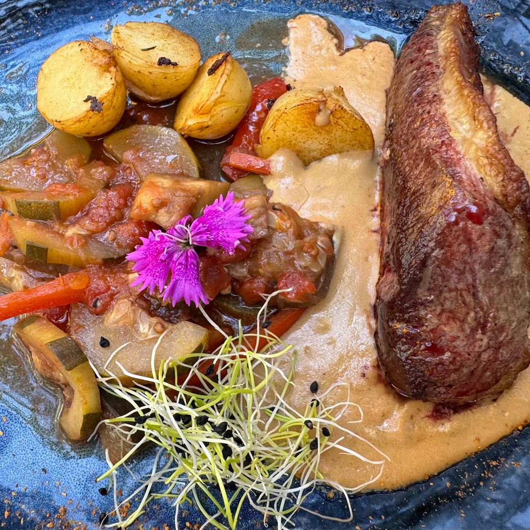 MAELO Restaurant 1