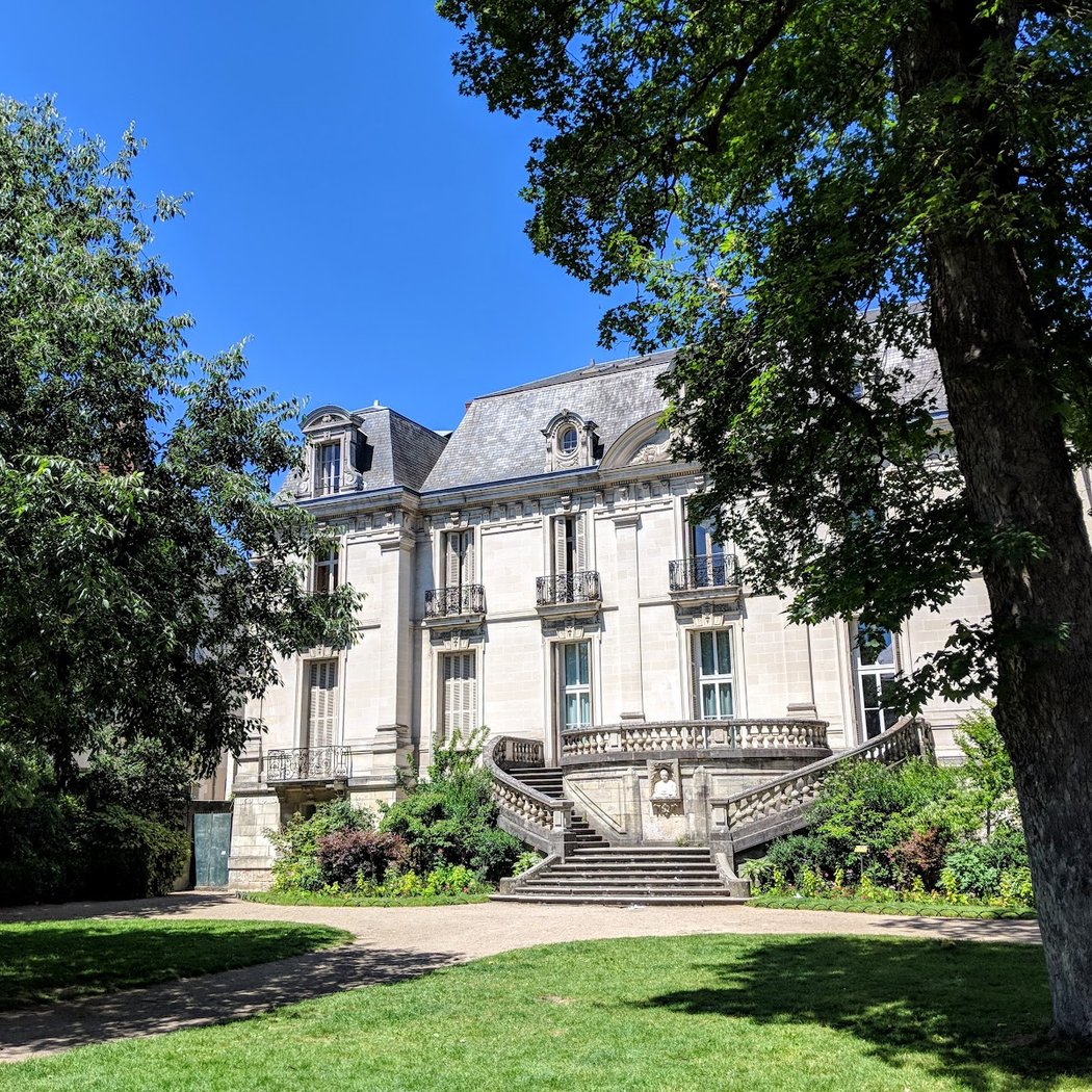 Square Sourdillon 1