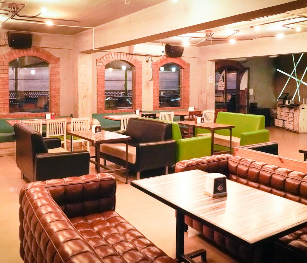 Gillys Restobar 2