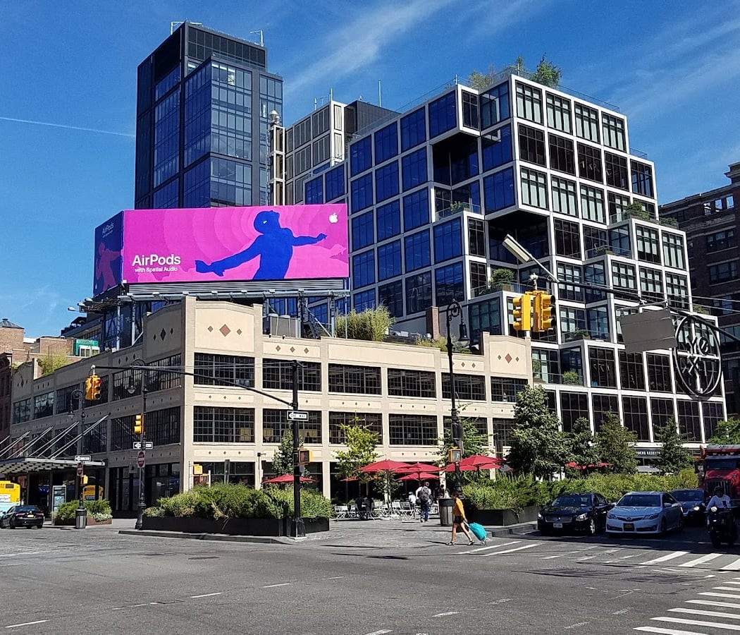 W 14th St 1