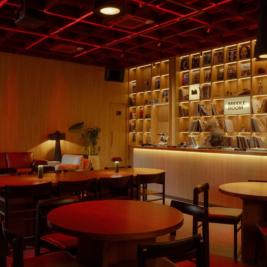 Middle Room | Listening Room 2