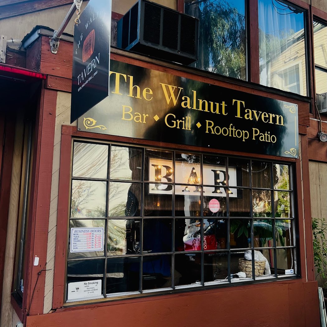 The Walnut Tavern Bar & Grill 2
