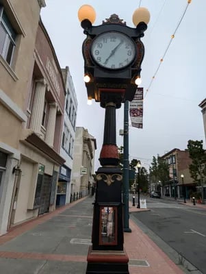 Alibi Clock 1