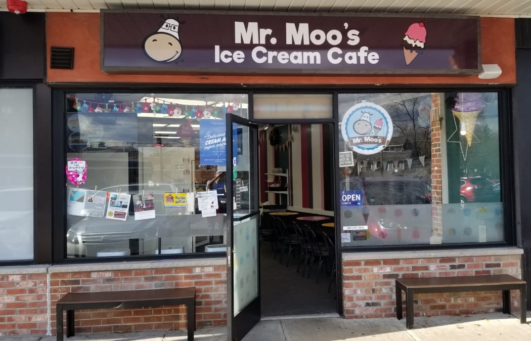 Mr. Moo's Ice Cream Cafe Ridgewood 2
