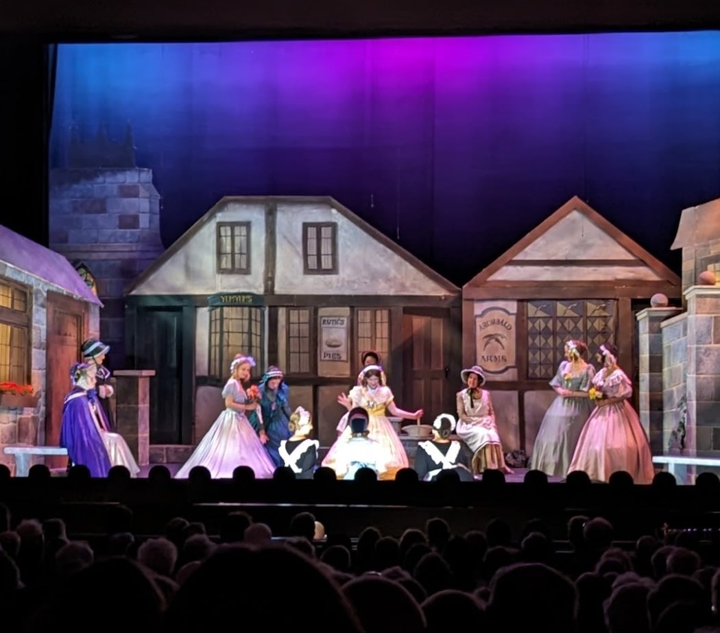 Ballet of Lights: Cinderella in a Sparkling Show 1