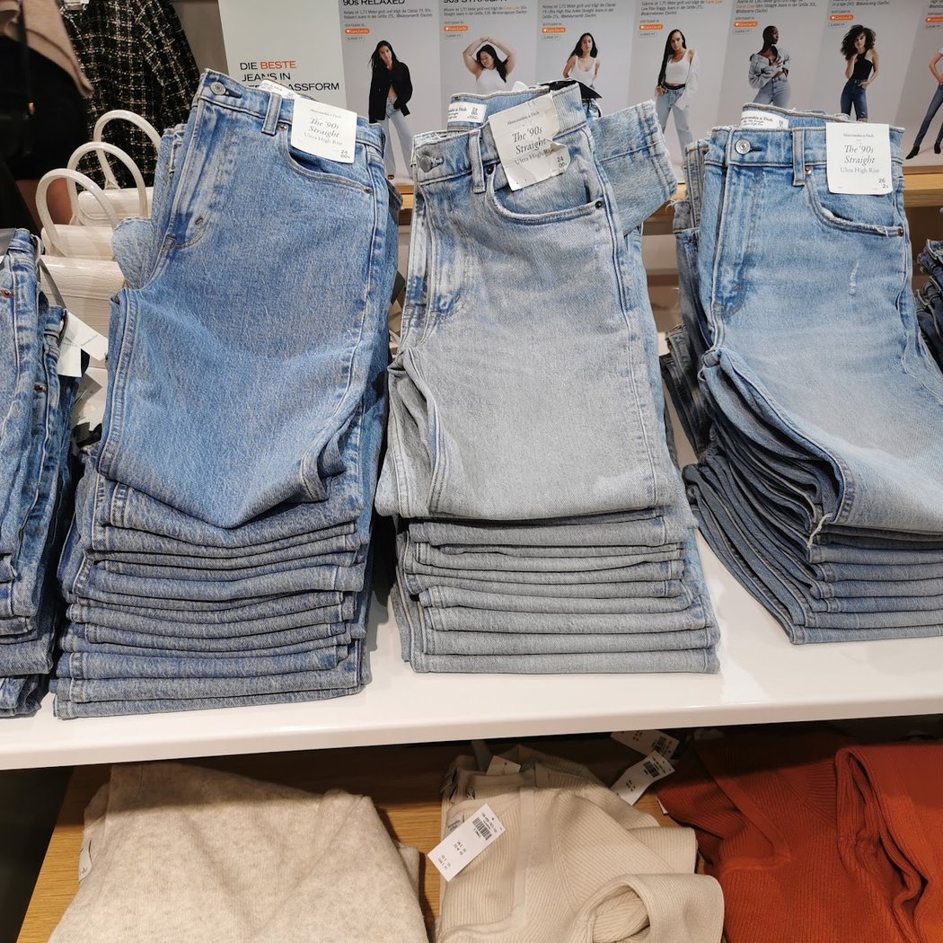 Abercrombie & Fitch 1
