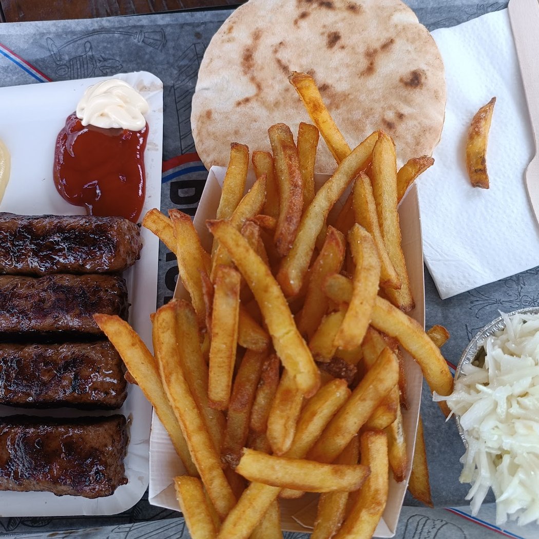 RO FESTIN - food truck - Burgers, Shaorma, Mici, Frites maison 3