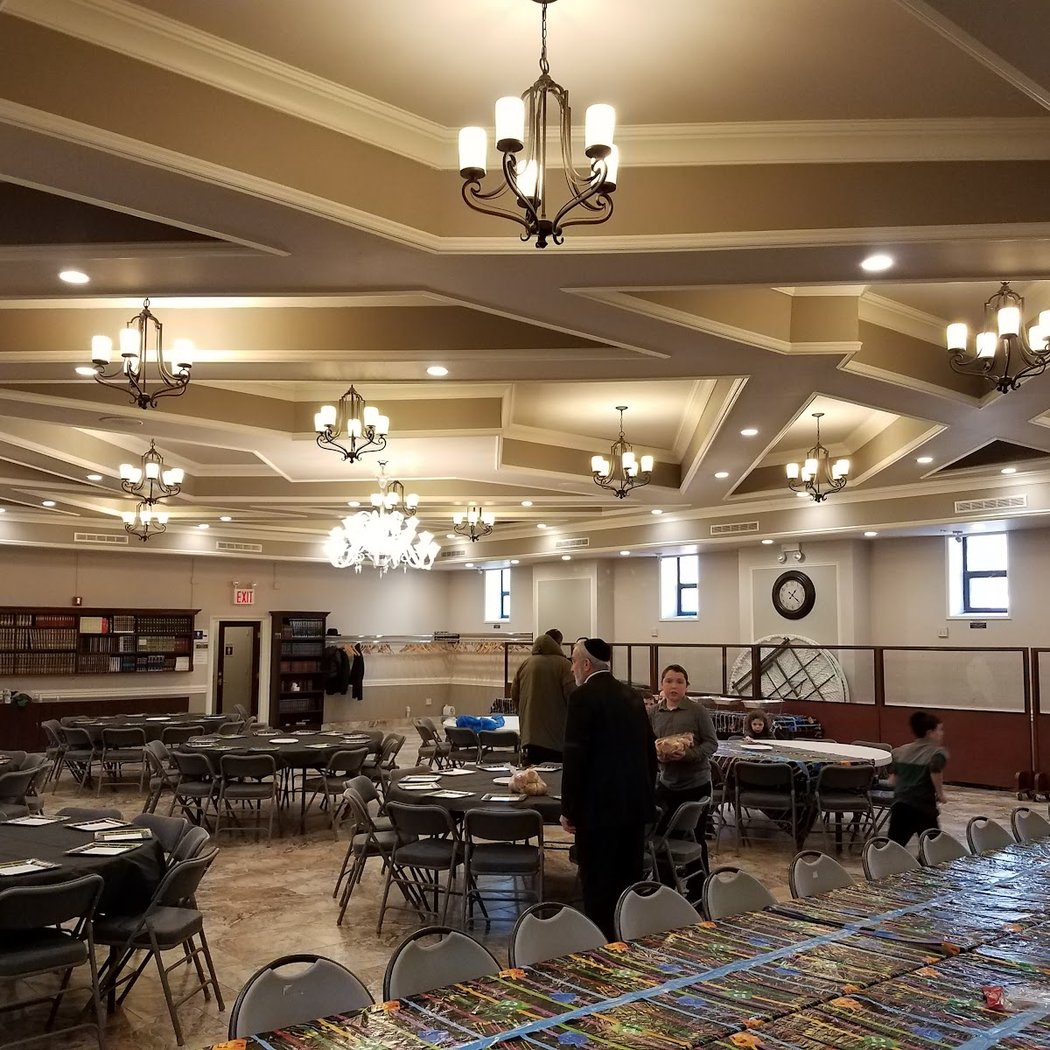 The Avenue N Jewish Center 2