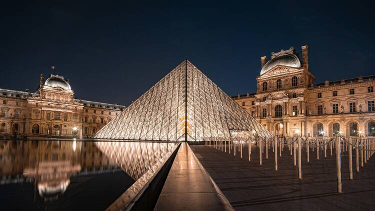 Les Étoiles de l'Opéra de Paris quittent Garnier pour un ballet sous la Pyramide du Louvre 2