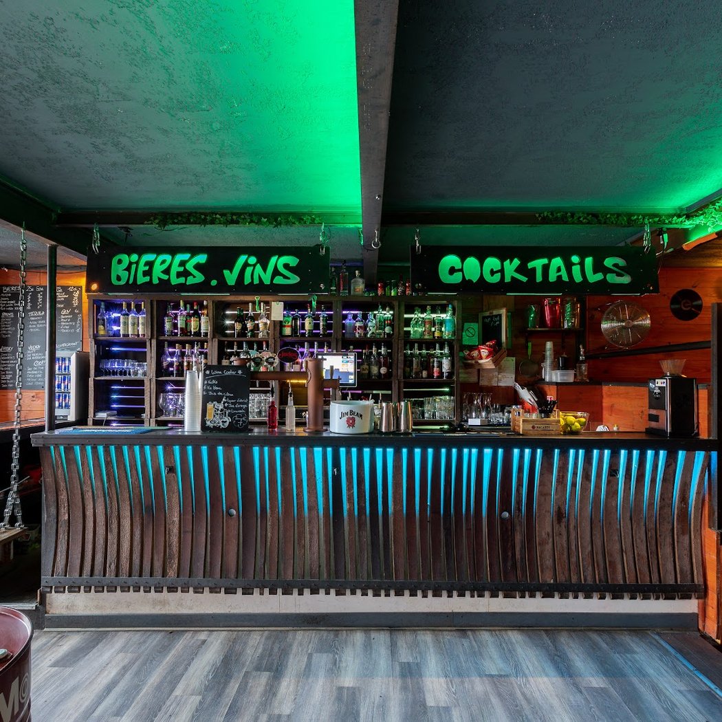 Novelty Cafe 1